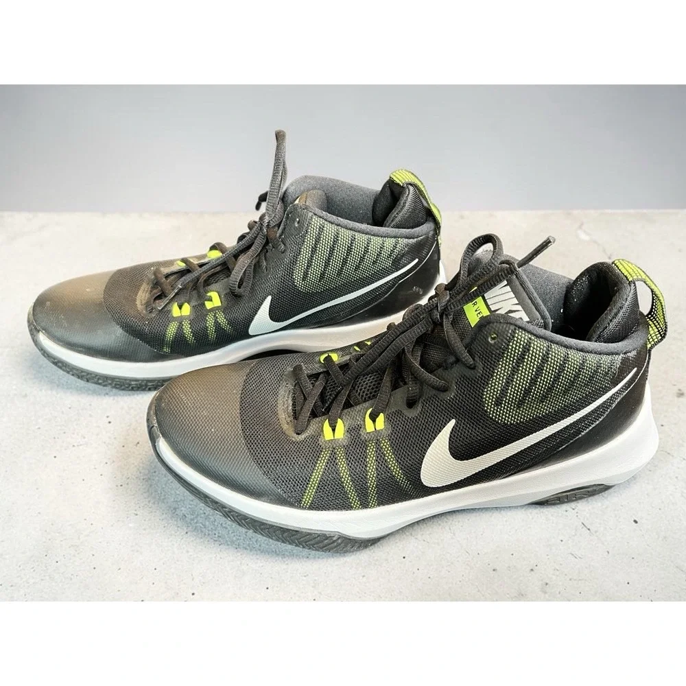 Nike Air Versitile Mens 9 Black Gray Volt Basketball Shoes Sneakers 852431-009